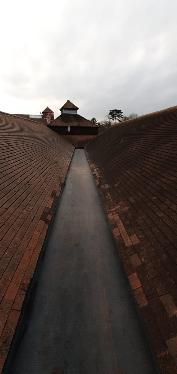 Epdm valley installed today on a <a href="/Marriott/">Marriott Hotels</a> property in Kent.
#Epdm 
#roofing 
mrandersonroofing.co.uk