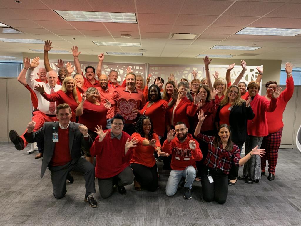 davidapizzo's tweet photo. Our @FLBlue team is proud to participate in @GoRedForWomen as #BlueGoesRed and #TBGoesRed to raise awareness about women's heart health. Heart disease & stroke kill 1 in 3 women and these diseases are 80% preventable. @HeartTampaBay https://t.co/4jXtCIYn2T
