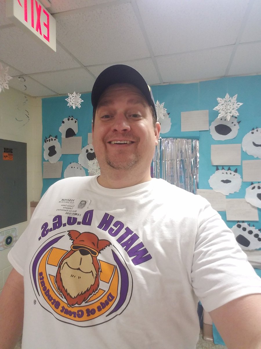 💨 Due to high winds 🌬, @BAES_Eagles &amp; Crestwood Elem (temporary trailers) combining as a MEGAschool in #BonAir today! 

😀 Grateful my medical leave allows me to spur volunteer in the VERY ORGANIZED choas.

#WatchDOGS <a href="/BonAirPTA/">Bon Air PTA</a> <a href="/HeatherFGentry/">Heather Gentry</a> <a href="/lindsayporzio/">Lindsay Porzio</a> @ESnow_WatchDOGS