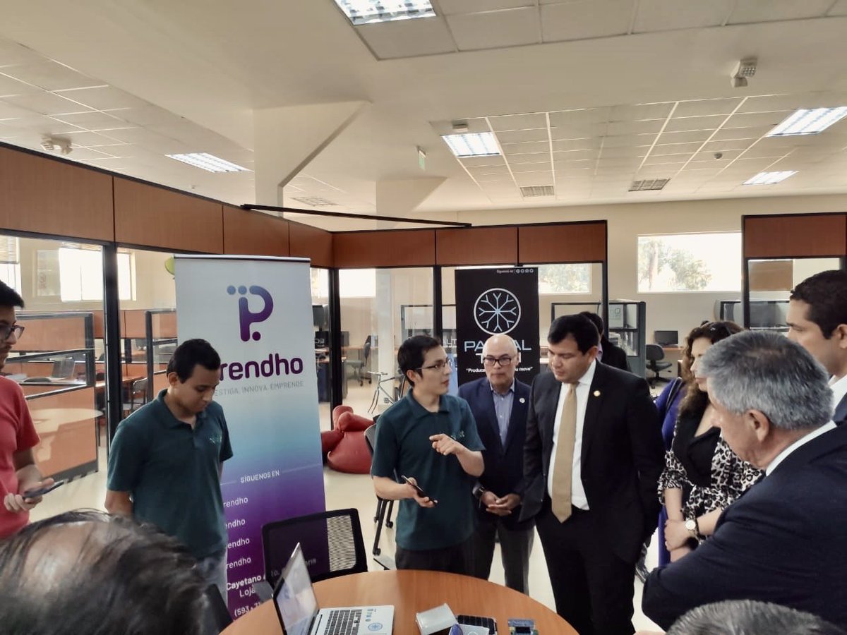 utpl's tweet photo. Estudiantes y graduados #UTPL impulsan el emprendimiento desde #Loja a través de ideas de negocio innovadoras y con impacto social. 🚀
Presidente @AsambleaEcuador, @cesarlitardo, conoce proyectos incubados en @prendho: #SisiIoT #Silicochem #Bookifi #PascalTech y #Tachapir3D. https://t.co/NQX2XEx95I