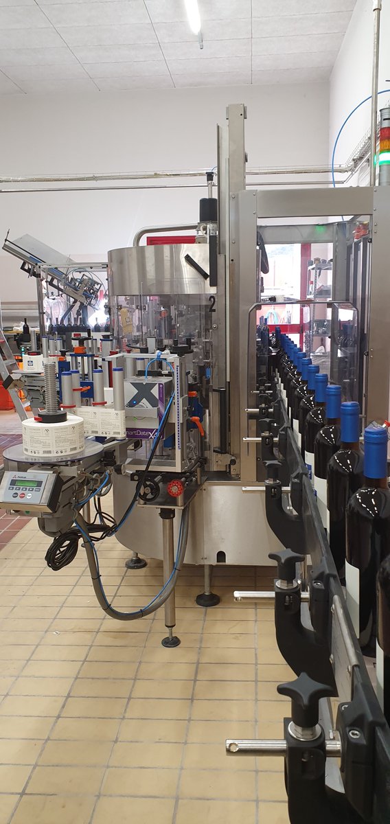 Mossi1558's tweet photo. #mossi1558 #change #better: la nostra Cantina è in continua evoluzione e vi mostriamo come cambia. Ecco il nuovo magazzino a temperatura controllata e la nuova sala di imbottigliamento. #collipiacentinidoc #ortrugo #malvasia #gutturnio #sostenibilita #sustainability https://t.co/oOWRYwr4KB