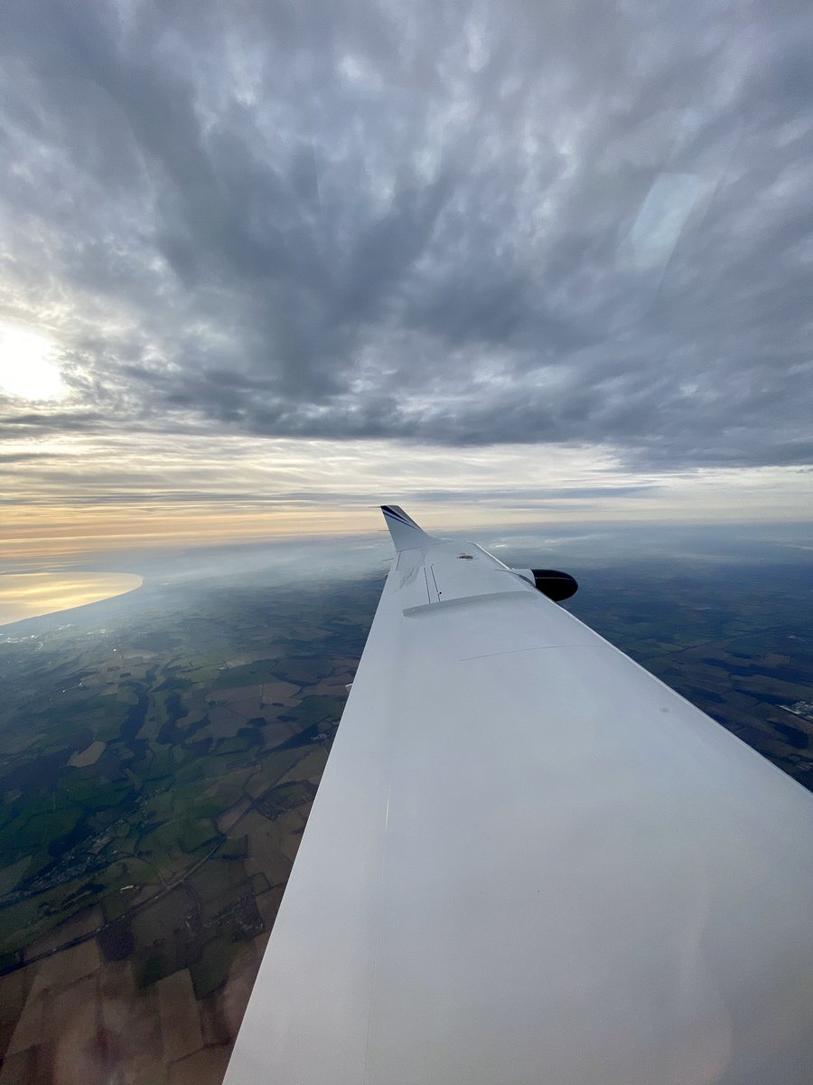 pilot_george_'s tweet photo. My #WingFriday this week @mmsBA. A brand new TBM 940 (@flyTBM) over the south coast this afternoon! #TBMwing #avgeek #aviation #pilotlife #TBM940 https://t.co/jSfHX6frlc