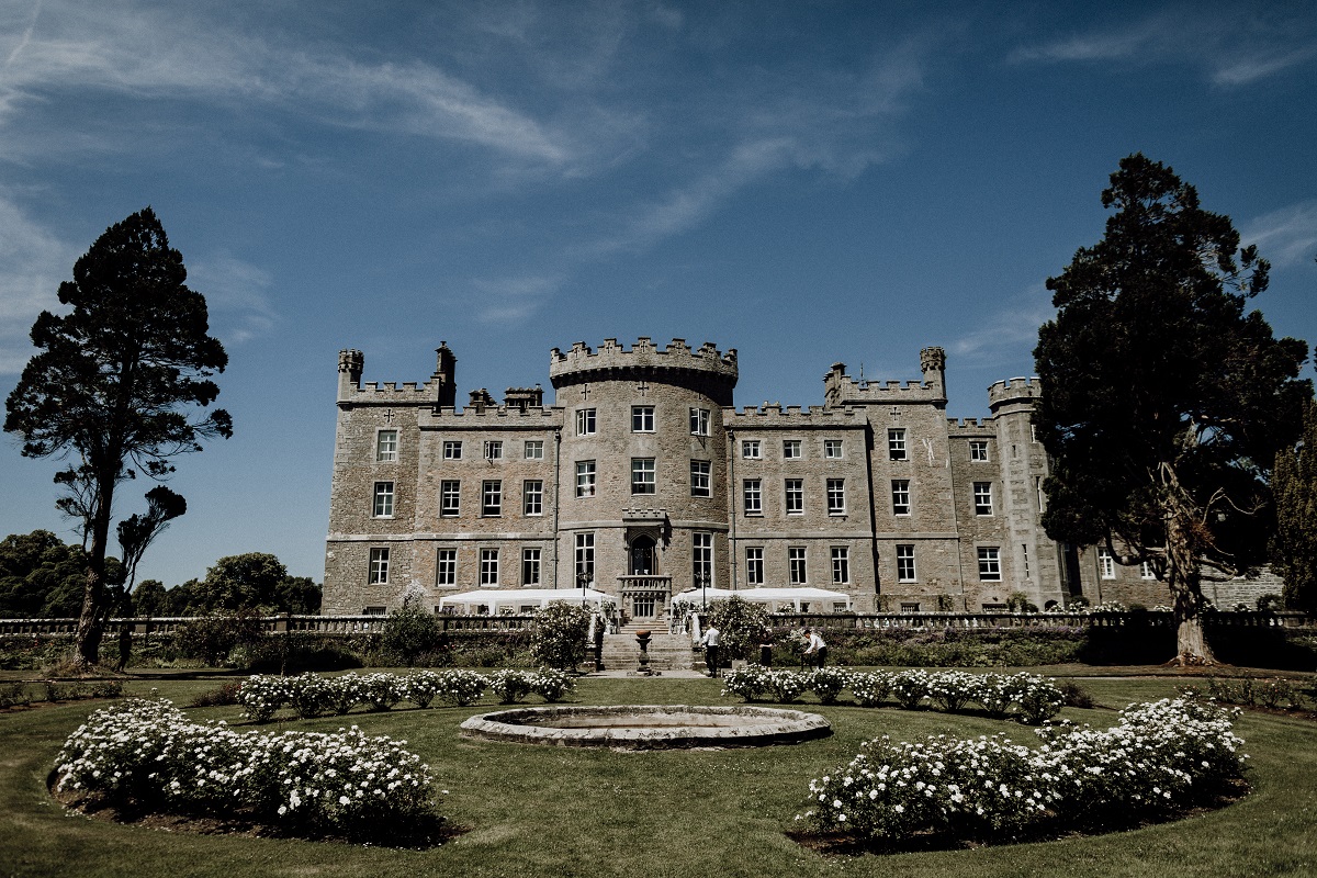 markree's tweet image. 🌸 Spring Breaks at Markree Castle 🌸
Spring is about a new start, why not re-charge at Markree Castle? We are open for the first time this Spring for overnight stays from only €90pps!😍
Click here to book now! bit.ly/31Bsx4c
 #hellospring #springbreaks #discovermarkree