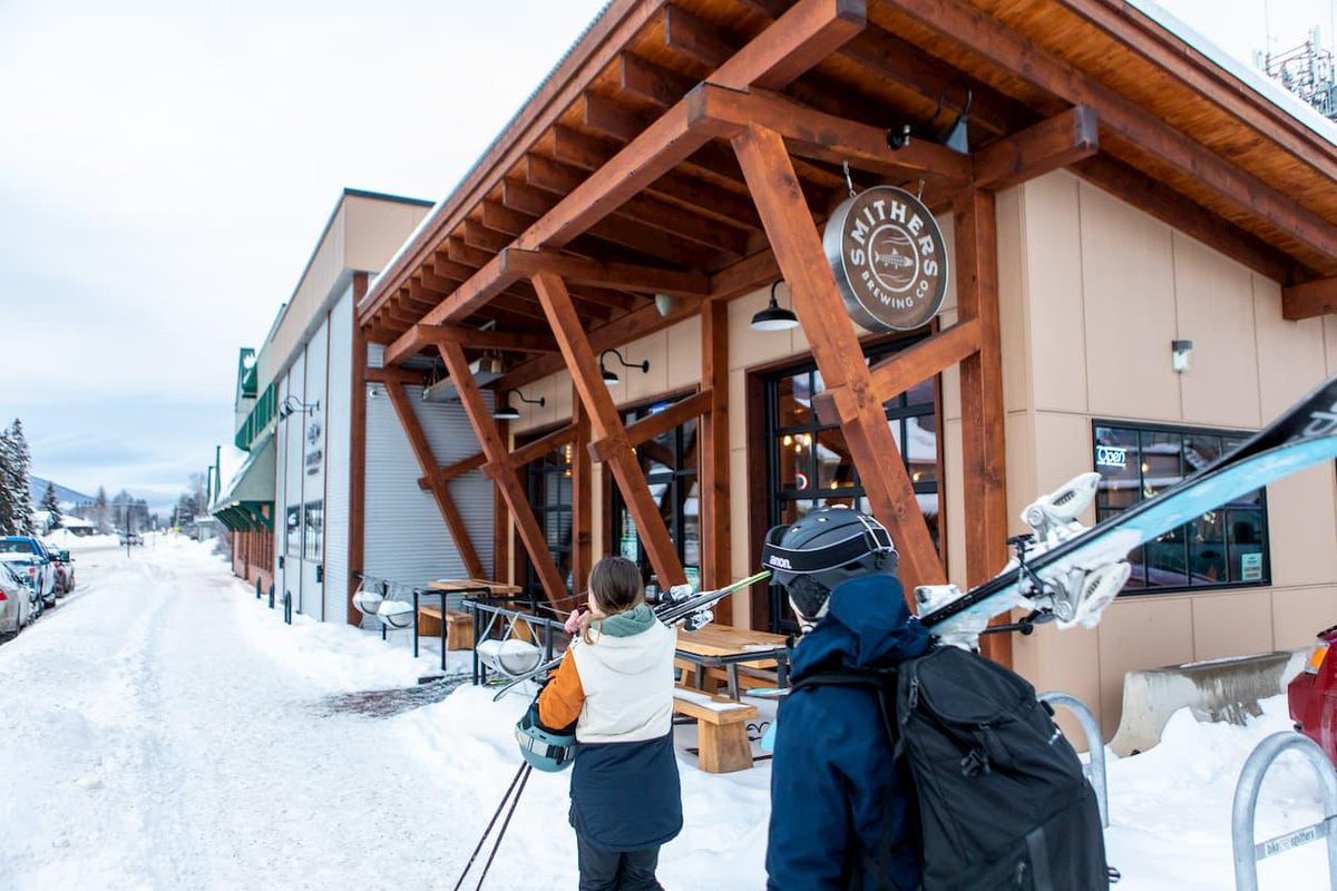 IAmASnowSeeker's tweet photo. #NoFriendsOnAPowderDay? Snow way! Runs stay fresh all day at @HudsonBayMtn #playgroundofthenorth ! 
https://t.co/Bhdg7ZOeDv

#SkiNorthBC #SmithersBC #YYD #TravelNorthernBC #exploreBC @smithersglad @TourismBCNorth @HelloBC @skeenacatskiing https://t.co/2EjCjgciD2