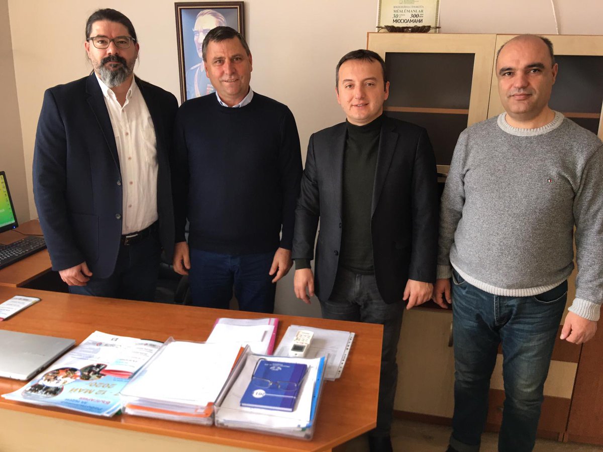 fikiratolyesibg's tweet photo. Kırcaali Ömer Lütfi Kültür Derneği Başkanı ve Kırcaali Haber Gazetesi sahibi Sayın Müzekki Ahmet ile Fikir Atölyesi: Bulgaristan projesinin tanıtımına ilişkin görüşmede bulunuldu. #fikiratölyesibg #youth #ideaworkshop #Bulgaria #Turkey #Bursa https://t.co/JekNwWHKgo