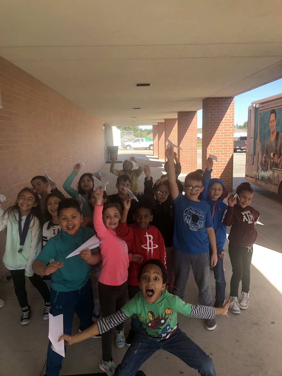 The Steam Express came to Kohrville🎉 We learned all about aeronautical engineering!! Learning is so fun! ✈️ <a href="/KohrvilleKISD/">Kohrville Elementary</a> #refuse2sink