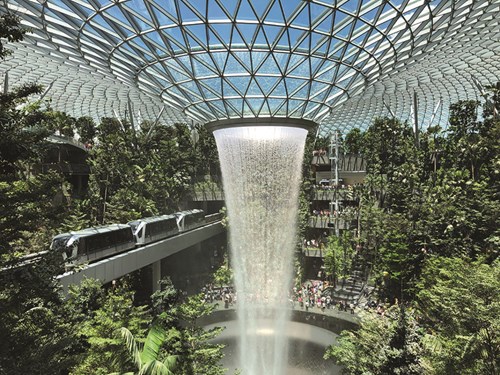 RAeSTimR's tweet image. Qantas goes ultra long-haul and Changi is a Jewel - but other airlines and airports in Asia-Pacific face stormy weather 'Turbulent skies – Part 2' #avgeek #SGAirshow ow.ly/97j250yfYLQ