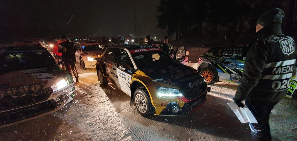 Here we go again! 🤪 Ready for the first stage of <a href="/SMVaakunaRalli/">SM Vaakuna-Ralli Mikkeli</a> with <a href="/EerikPietarinen/">Eerik Pietarinen</a> ! We have snow, we have fireworks and we have a great rally weekend ahead. What else? 🤩

#TGS #RalliSM #VakkunaRalli