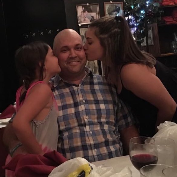 My daughters would give anything to be able to kiss their uncle @mhook97 again. This was 3 years ago celebrating his 1st “remission” from the stage 4 NSCLC that took him from us. We need to #KissCancerGoodbye ! @SU2C @GO2Foundation @LungCancerFaces @Hooks_andbait #IronMatt