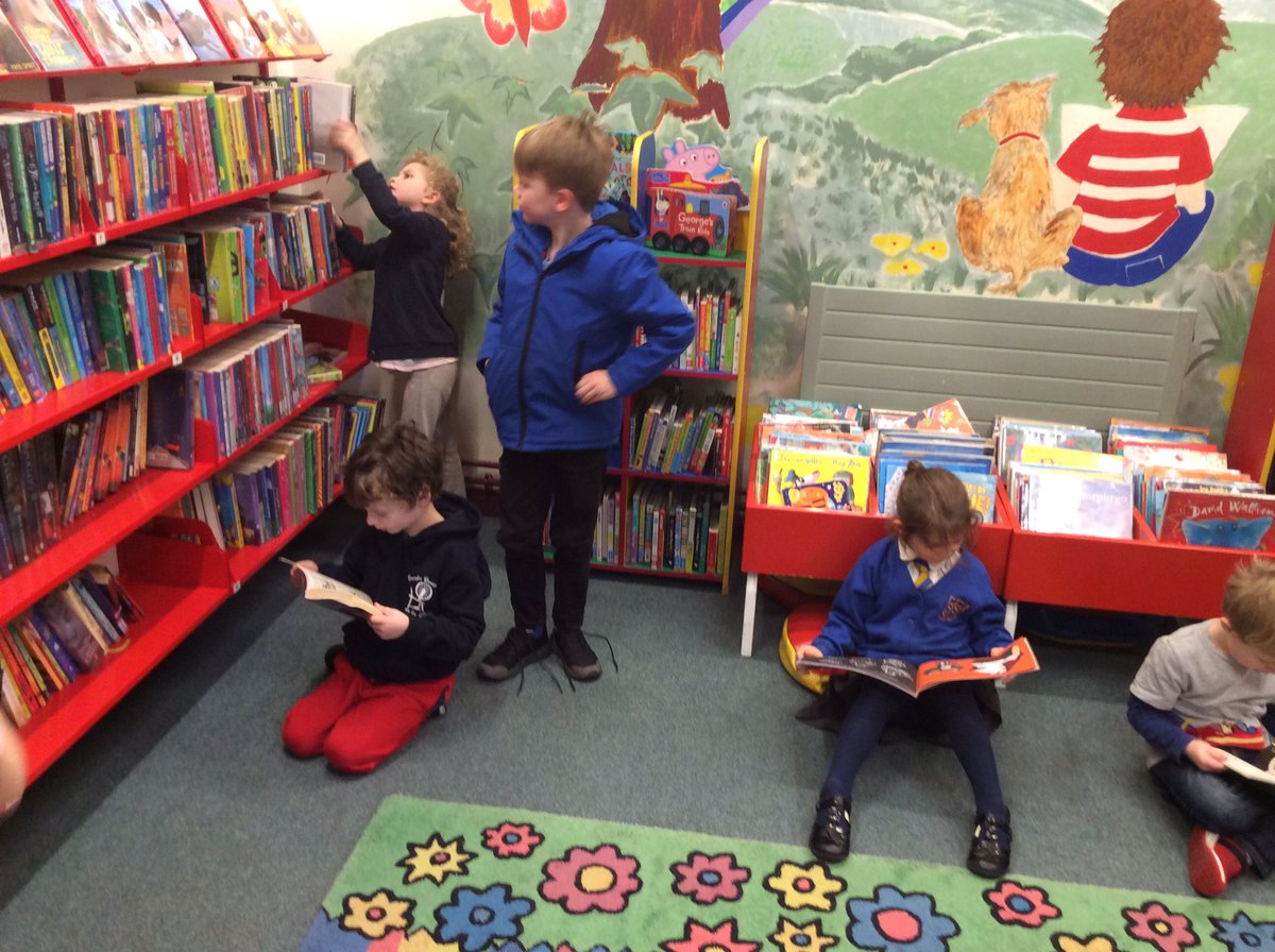 st_uttoxeter's tweet photo. Y1 had a lovely afternoon listening to stories and the reading some of their own at #Uttoxeterlibrary this afternoon @StaffsLibraries https://t.co/BvFSQyJTMV