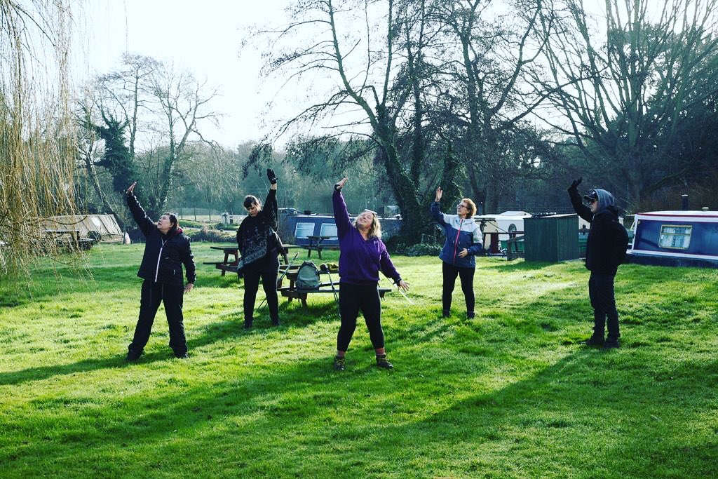 Parndonmill's tweet image. Tara's Nordic walking group pause for stretching on a winter's morning here @Parndon millharlow 
Parndon Mill, Harlow.
A delight to see rootstowellbeing.org enjoying the environs here.
Contact: rootstowellbeing@gmail.com #wellbeing #parndonmill #harlow #walking #stayfit