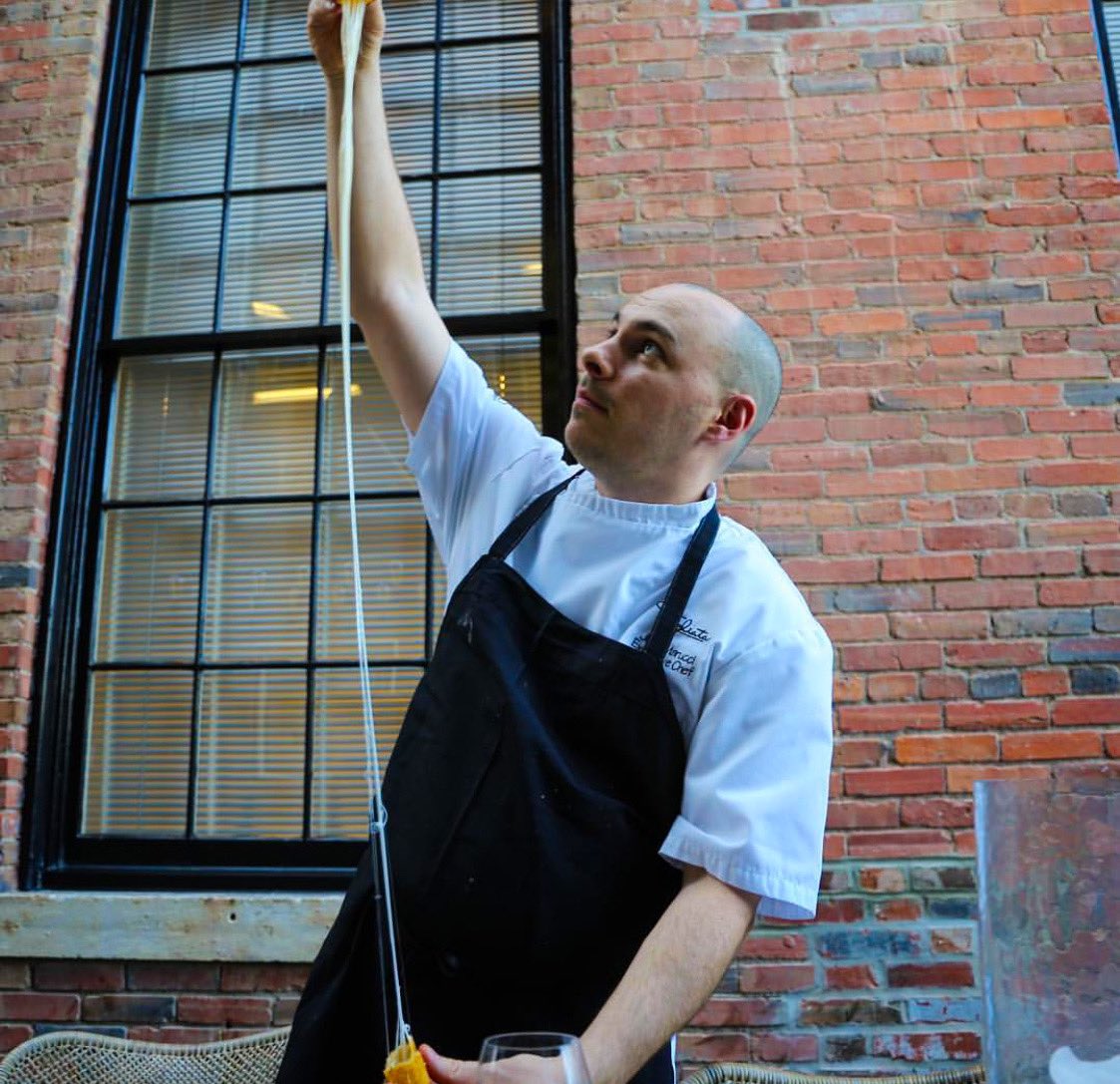 Name a better mozzarella cheese pull, we’ll wait.... 
#ItalianDisco