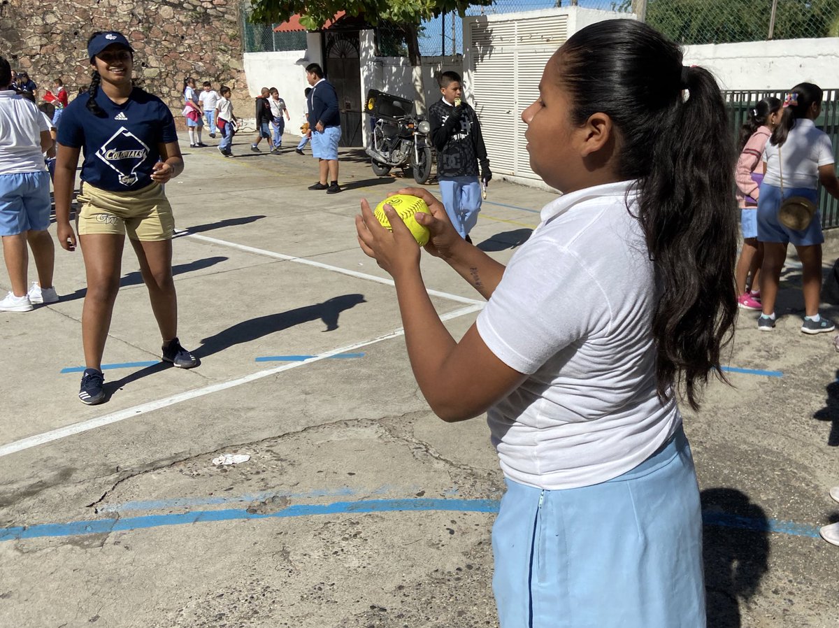 What an AMAZING morning with the kids at Basilio Vadillo Primary School! Thanks so much for having us! 🤩
#RaiseHigh