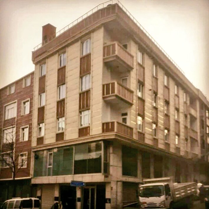 SATILIK KOMPLE BİNA
339 M2 ARSA
8 ADET DAİRE VAR
4 ADET DUKKAN VAR
5.750.000 TL 
📞0090 543 387 04 72