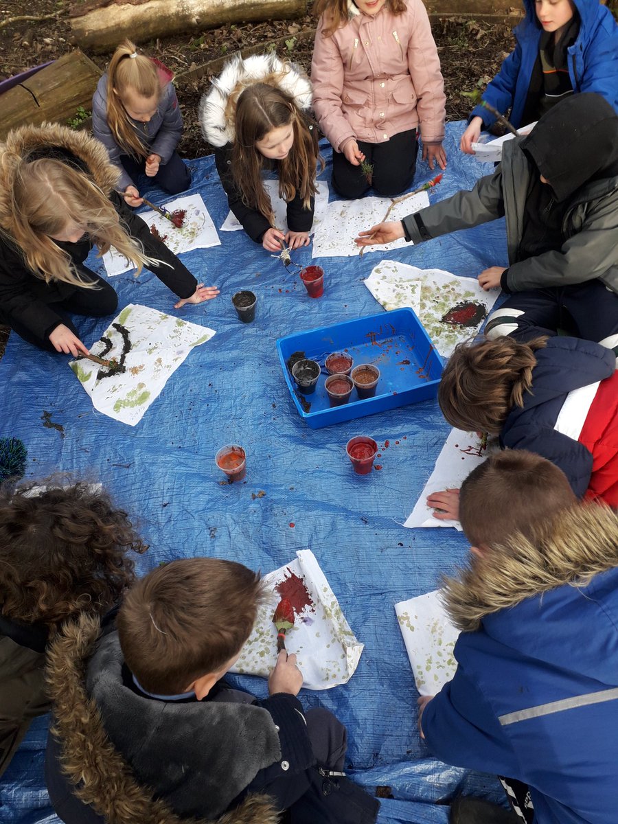 CoachVic11's tweet photo. Forest school with @Broadoak_Year3 this afternoon 🙌 completing our flags, by making our own paint brushes and being creative with our stone age drawings 🖌 massive well done 👏 #forestschool #fridayfeels #stoneage https://t.co/8v6YKmI3pK