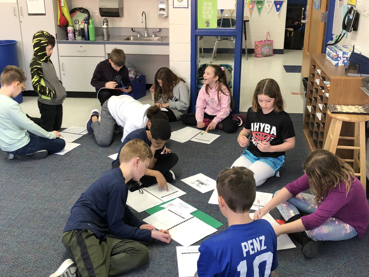 MrBrogni's tweet photo. Preparing to set sail for the βnew worldβ...my sailors are determining the roles they will play to try and survive sailing for the New World! @WindsorWildcats #earlyexploration https://t.co/sUs1PjBKna