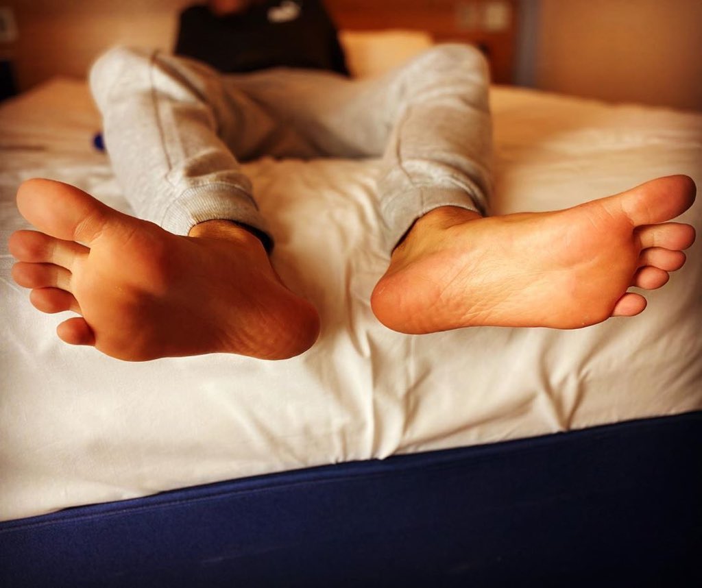 TwinkFeetUK's tweet photo. Throwback to last November when I met up with @MasterMaxWorld.
I'm so glad I dragged all my photography equipment and lighting the length of the country because the photos and videos we got were awesome.
Vids on OnlyFans.
#mastermax #twinkfeet #malefeet #malesoles #maletoes https://t.co/gPX6lL0nK7