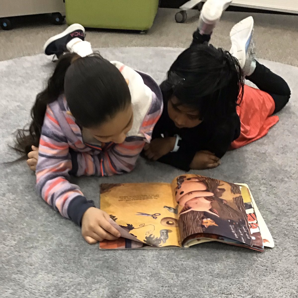 MrsPetersFH's tweet photo. Continuing work on our top secret community project with our First Grade Buddies #wearereaders #wecanmakeanIMPACT #staytuned 
Clue #1: #WorldReadAloudDay2020 was this week.
Clue #2: We think students at Little Eagles are pretty special! https://t.co/KZDtzrdObb