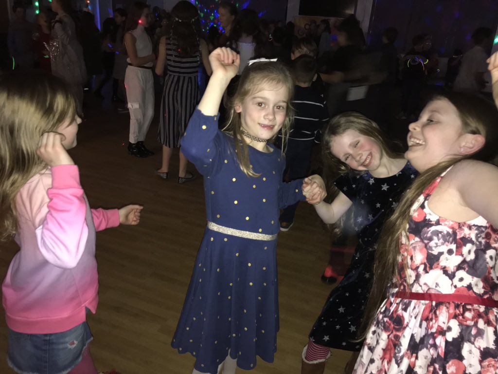 bm_liverpool's tweet photo. Having an amazing time at the PTA disco 🚦🚥🚦🚥 thanks to all the parent volunteers for giving up their time to raise money to improve our playground #pipproject #pta 🎉 https://t.co/nJwDLjsXng