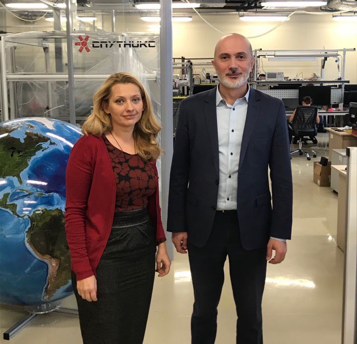 Sputnixru's tweet photo. We agreed with the President of the Fund for Supporting Children's Scientific and Technical Creativity Young technicians and inventors @yunie_tehniki Yekaterina Lychyova to collaborate on the development of children's technical creativity in the field of space engineering. https://t.co/aXxwADDgn2