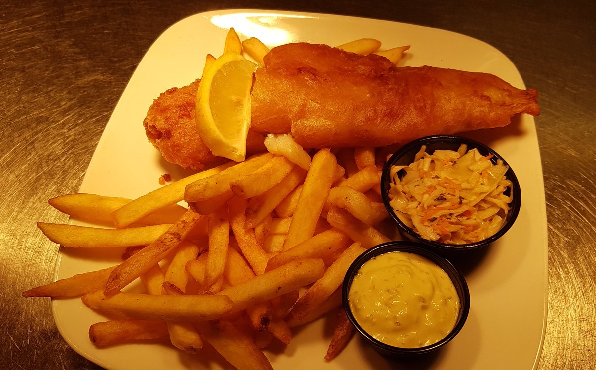 Today’s lunch special at Spectacle Lake Lodge is Beer Battered Cod with choice of: Thick Cut French Fries, Soup of the Day (Tomato Basil) or Salad.  Stop in and enjoy a delicious lunch with a beautiful snowy view of Spectacle Lake.  Lunch served 11am to 4pm

#SpectacleLakeLodge