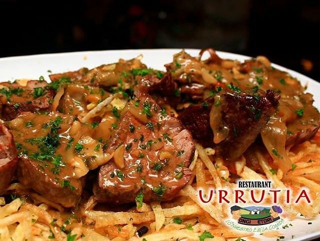 Pregunta por nuestras especialidades y disfruta un tu día con los sabores del Urrutia

Desde 1962 "Lo Nuestro es la Comida"

#urrutia #Cocinavasca #Cocinainternacional #Almuerzo #Elmenuvirtual Pregunta por nuestras especialidades y disfruta un tu día con los sabores del Urru…