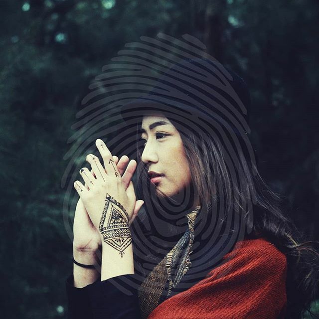 AnuradhaKowtha's tweet image. Our hands have rich connections to the neural networks in the brain. The dermatoglyphs (skin ridges) were formed in utero on the finger pads. Interpreted using #ScientificHandAnalysis we have an insight into your life lessons and purpose.

The lines, mou… ift.tt/2SnJviu