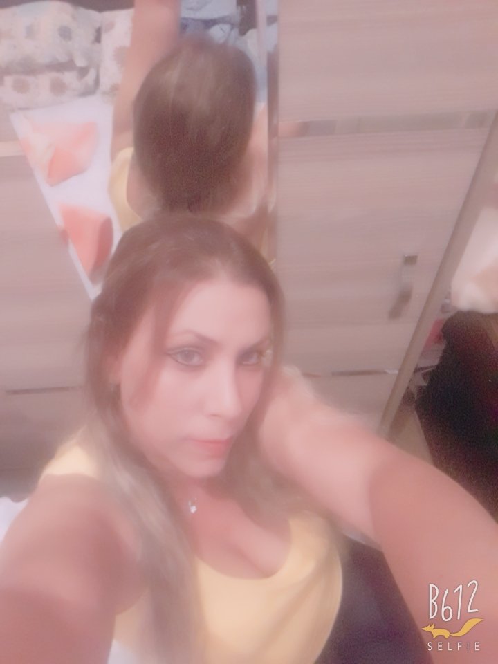 Ceren391's tweet photo. 👄meraba ben ceren tanışmak
🍻isteyen beyler araya bilir
😘0538 980 18 76 Ara goruselim
🌹#luleburgaz https://t.co/gtdGeg5Fs0