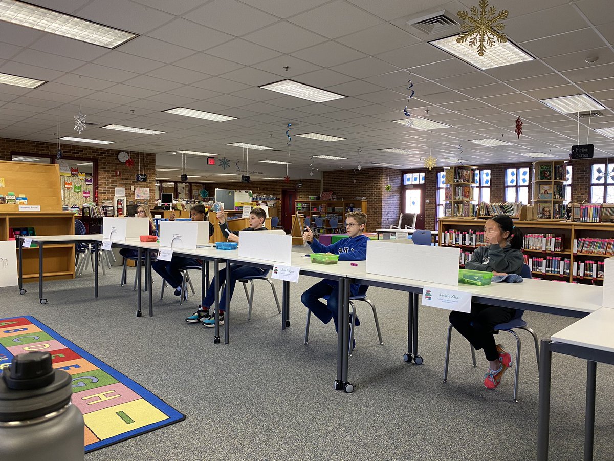 RRESfocus's tweet photo. 5th grade Battle of the Books! https://t.co/5wPD1qZ66F