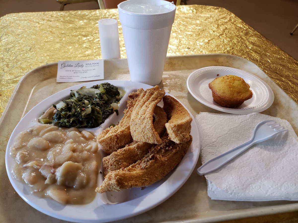 soulfoodscholar's tweet photo. As much as I wanted that #friedchicken, I got the fried #buffalofish 'cause it's hard to find outside of the #South. Paired it with #butterbeans, #turnipgreens, and a #cornbread muffin, Golden Lady #soulfood Restaurant (with golden tablecloths), #Texarkana, #Arkansas. https://t.co/PYXMFfDhrR