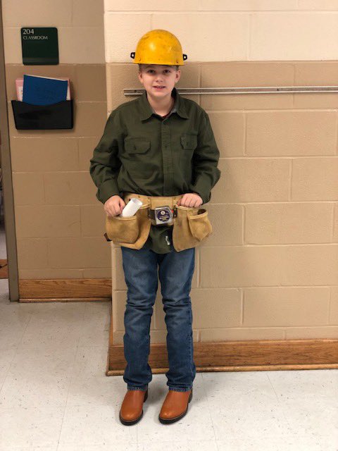CornerMS_BizEd's tweet photo. Career Awareness Day hosted by FBLA and FCCLA @CornerMiddle. We love to see students with a plan. @JEFCOCareerTech @FBLA_National @AlabamaFBLA https://t.co/rOjA4ewmuZ