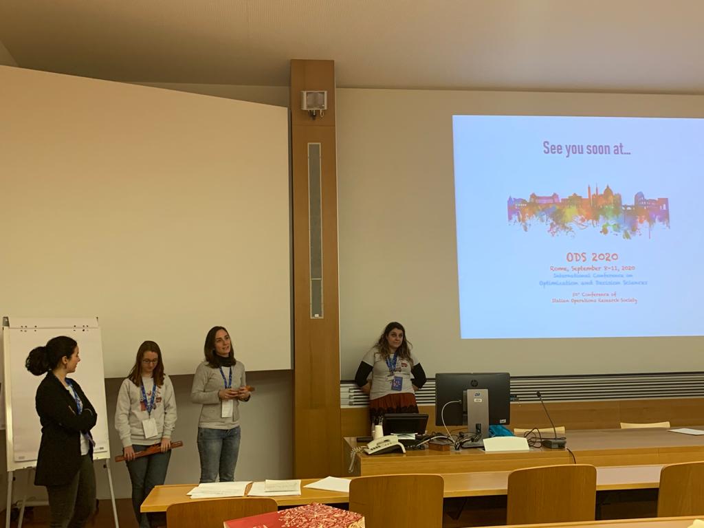 AIROyoung's tweet photo. Closing session of #4AYW
Three days that ran away so fast, full of wonderful talks, inspiring plenary and special sessions, motivational moments to keep going with our research! Thank you all for participating, see you next year #ORisCommunity #orms https://t.co/OOEyXAKNd9