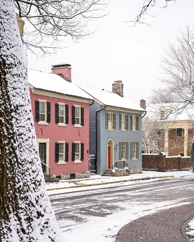 afieldguy's tweet image. Woke up to a surprise blanket of snow. ift.tt/2OAkek8