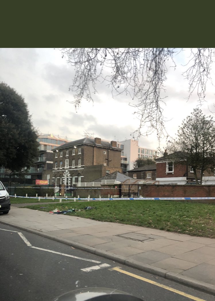 #ClaphamSouth underground station has been evacuated and is now closed for police investigations following a stabbing. 

Nightingale Lane, SW12 outside the station is also closed. 

The victim is believed to be in a stable condition.

Picture: @FamousSix6