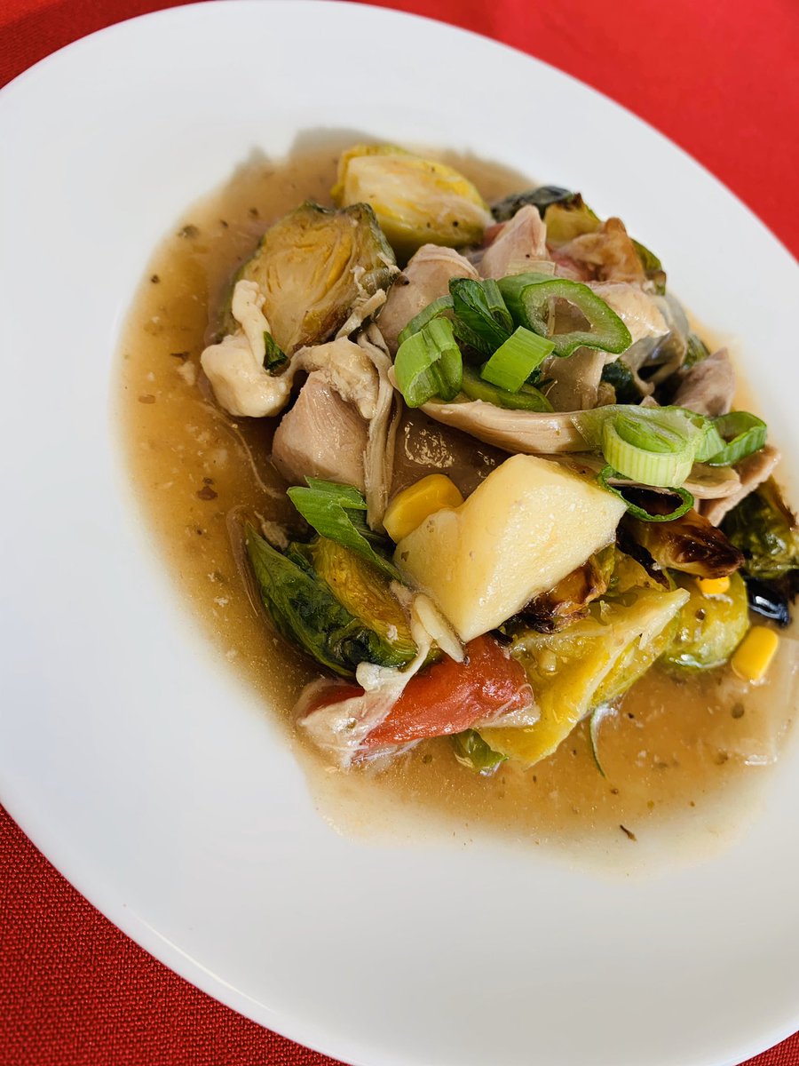 suudining's tweet image. Another day, another delicious lunch in the Thunderbird Dining Circle!