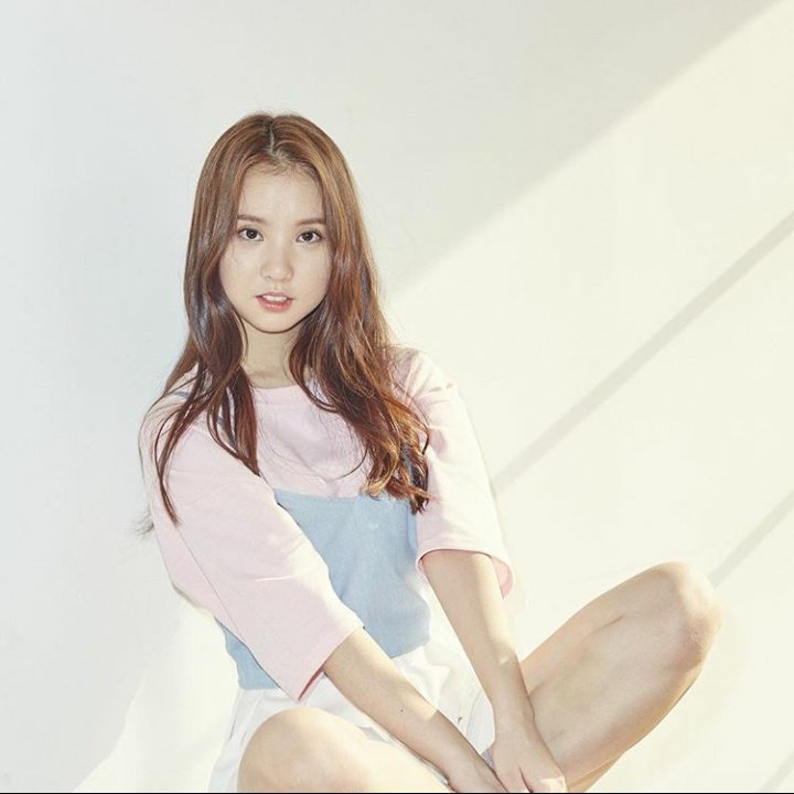 butterflymedi_a's tweet photo. MOONLIGHT (달빛) 
LILY
Something Special | For Moonchild 
1st Anniversary Greeting 
2020.02.11 https://t.co/92H3CQU936