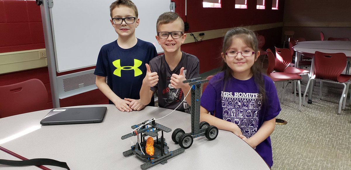 DoubekRobin's tweet photo. Tiger saving success! Creative solutions for rescuing a tiger trapped in a moat. #explore158 #PLTW @ConleyElem @MalloryKunde https://t.co/PSo4m9dsWu