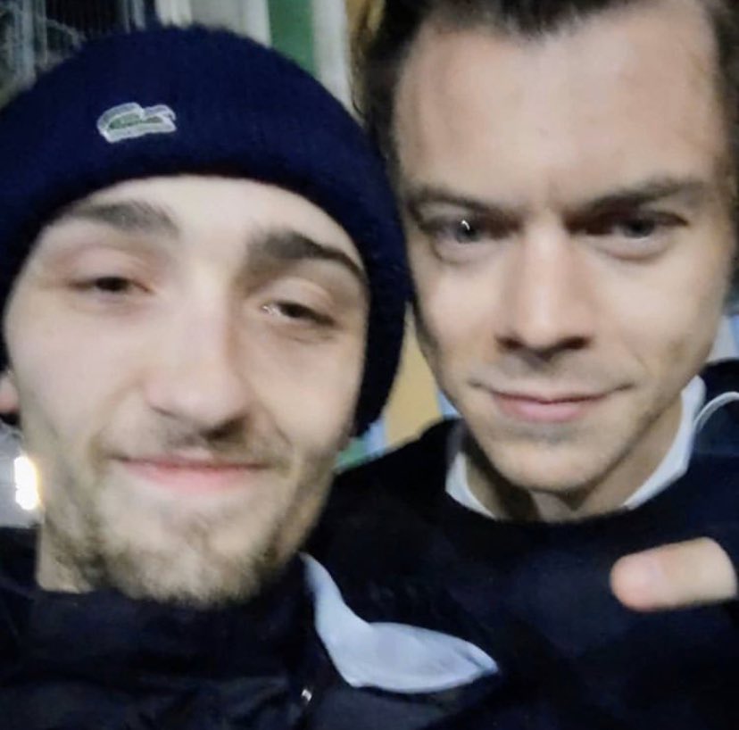haroldmyking1's tweet photo. Harry in London yesterday, february 6. 😍 #HarryStyles #hazza #OneDirection #harry #harryupdates https://t.co/4Qslct5FmW