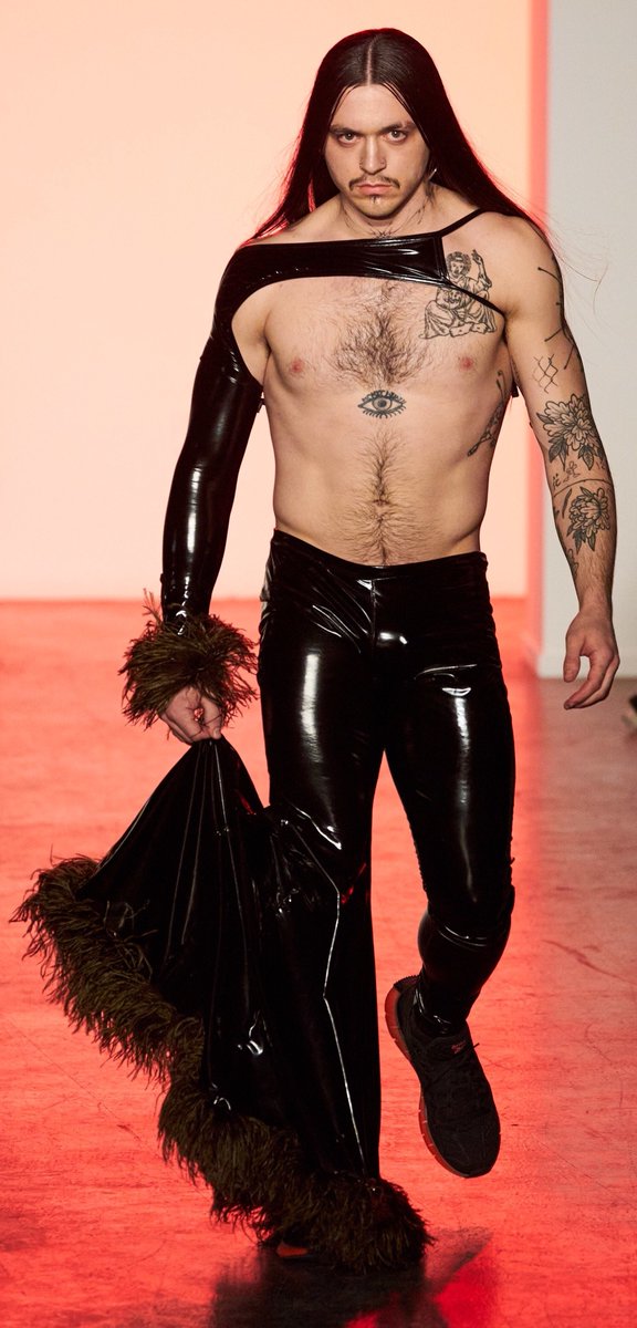 MomoLyric's tweet photo. I see what Neil Grotzinger is doing w menswear for NIHL &amp; I love it. 👏👀👏 https://t.co/nZFmmFLfmo