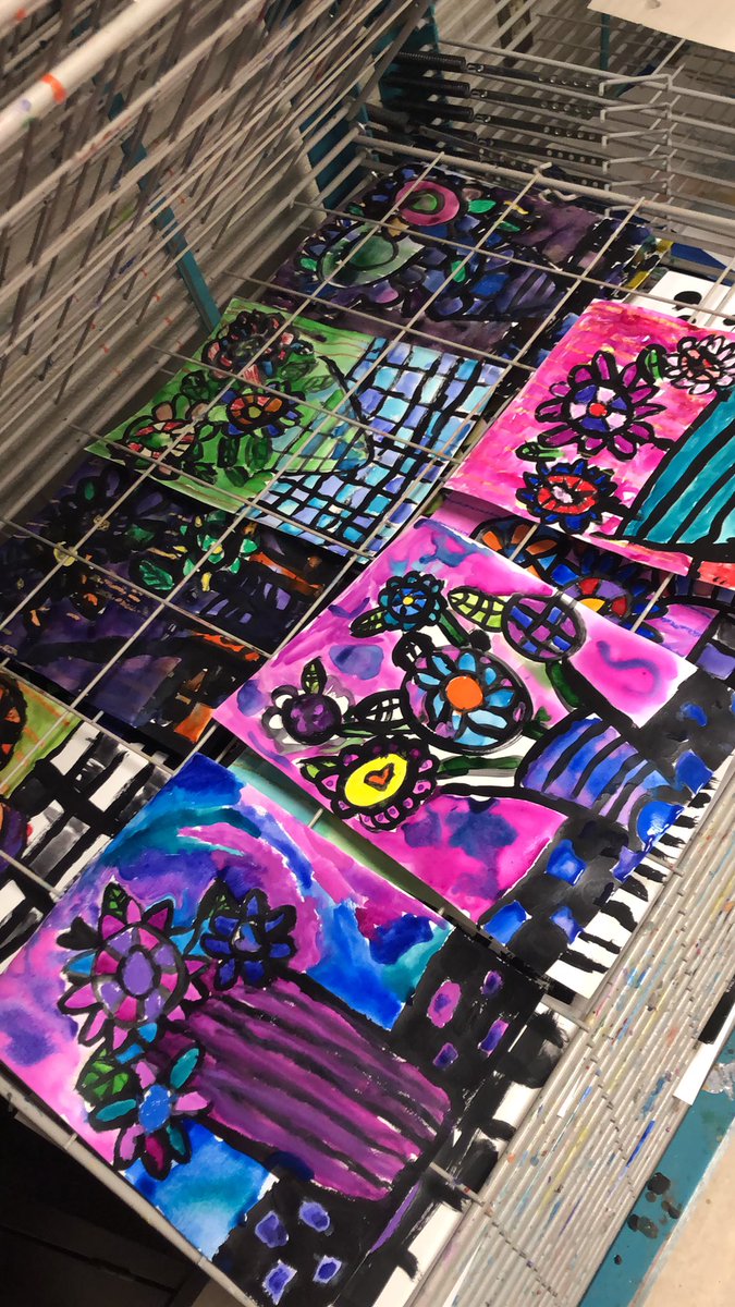 torrielnaron's tweet photo. 2nd grade Heather Galler inspired flowers! 🌺🌸💐🌷🌼 @2ndGradeSitzes  you’ve got some @FierceFolsom artists in your class!!! 💚💙💚 https://t.co/BtflIwydvr