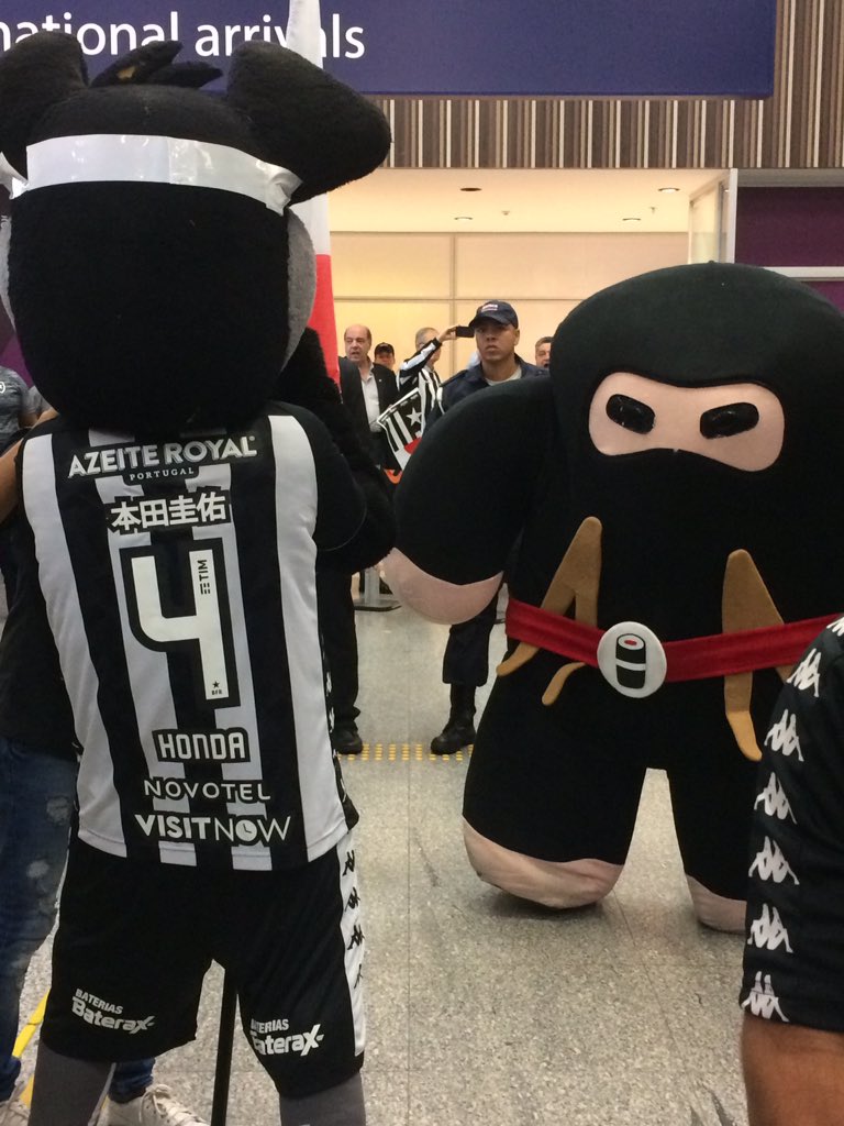 Mila_Carelli's tweet photo. Biriba uniformizado com o número de @kskgroup2017 e seu novo companheiro hoje #futgloboradio https://t.co/fIGImtIEpv
