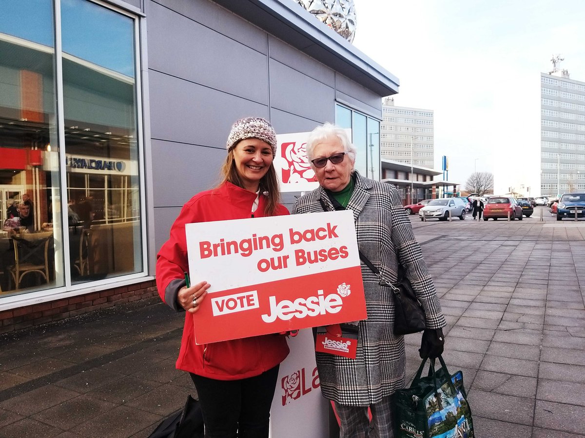 JessieJoeJacobs's tweet photo. I was in Thornaby today where communities have been fighting for better buses for years but getting nowhere. Bus services need to work for the people that use them. It's time to fight for major changes to improve our bus network.
#bringbackbuses #peoplesbuses #imwithjessie https://t.co/Kt2zkIw13O