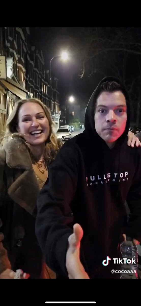 TheHarryNews's tweet photo. Harry in London yesterday! 

February 6, 2020 • ©cocoaaa https://t.co/fu77L4brLx