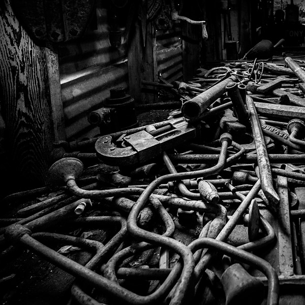 Tools

#tools #toolsofthetrade #iron #ironman #bnw_today #blackandwhite_photos #bnw_community #urban_shots #urbanandstreets #hidalgopumphouse #bnw_rose #bw_shotz #match_bnw #bnwtones_flair #vintagetools #urbanexplore #igers #streetphoto #spi_collective #moments_in_bnw