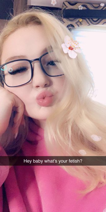 Comment below what your favorite fetishes are ❤️ https://t.co/zrB4OUaTuc