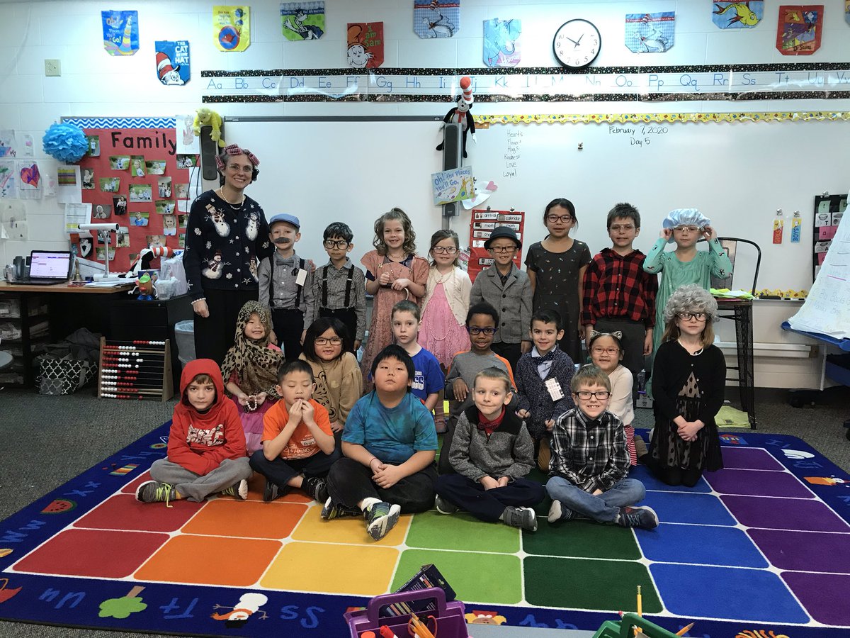 MrsLancelle's tweet photo. Happy 100th day is school!    #firstgradefun https://t.co/I0RbpEGoSd