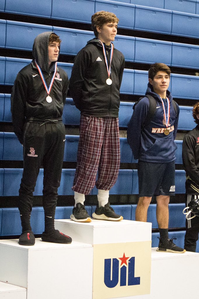 BriLeeDarcey's tweet photo. Every time I look at these pics, my heart just fills with joy!! You did it, Bub!! 1st in District & ready to take on the regional tourney! Proud of your heart & determination!! I 💙 you, son!!
@GageGardiol
#CPproud #CPHSwrestling #overcominghurdles #getbackup #podiumchasing https://t.co/UF1zwXwpqZ