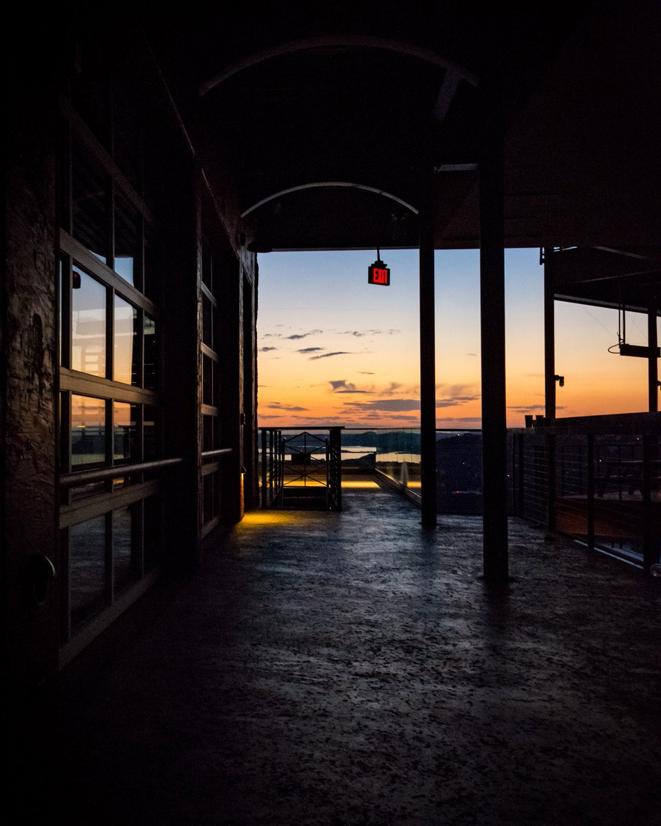 Reminder: The best sunsets are in the winter.