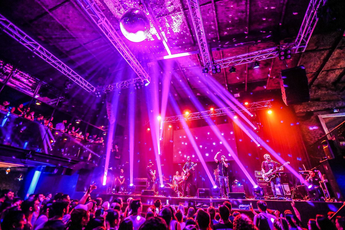 fotorockchile's tweet photo. Fotos de anoche, Glup y Tronic juntos reventando el @elclubchocolate en su única parada por Santiago de su tour verano 💥🧨💥. https://t.co/3yi8RIXKbV 

@GlupOficial @tronicfromchile https://t.co/K9Zn5roMCV