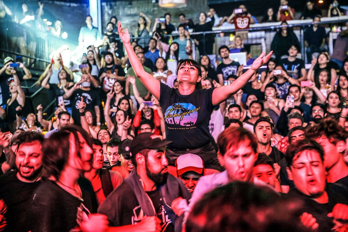 fotorockchile's tweet photo. Fotos de anoche, Glup y Tronic juntos reventando el @elclubchocolate en su única parada por Santiago de su tour verano 💥🧨💥. https://t.co/3yi8RIXKbV 

@GlupOficial @tronicfromchile https://t.co/K9Zn5roMCV